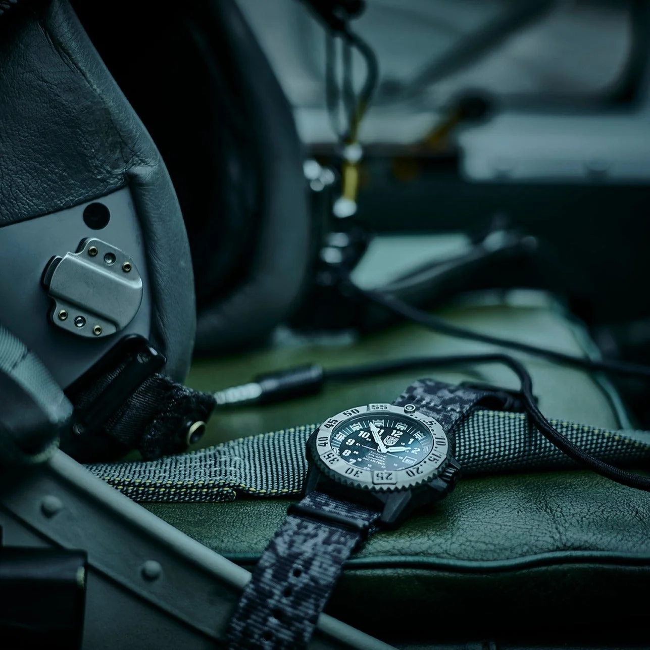 Luminox Navy Seal Watch - 3350 MIL-SPEC Series - Image 7