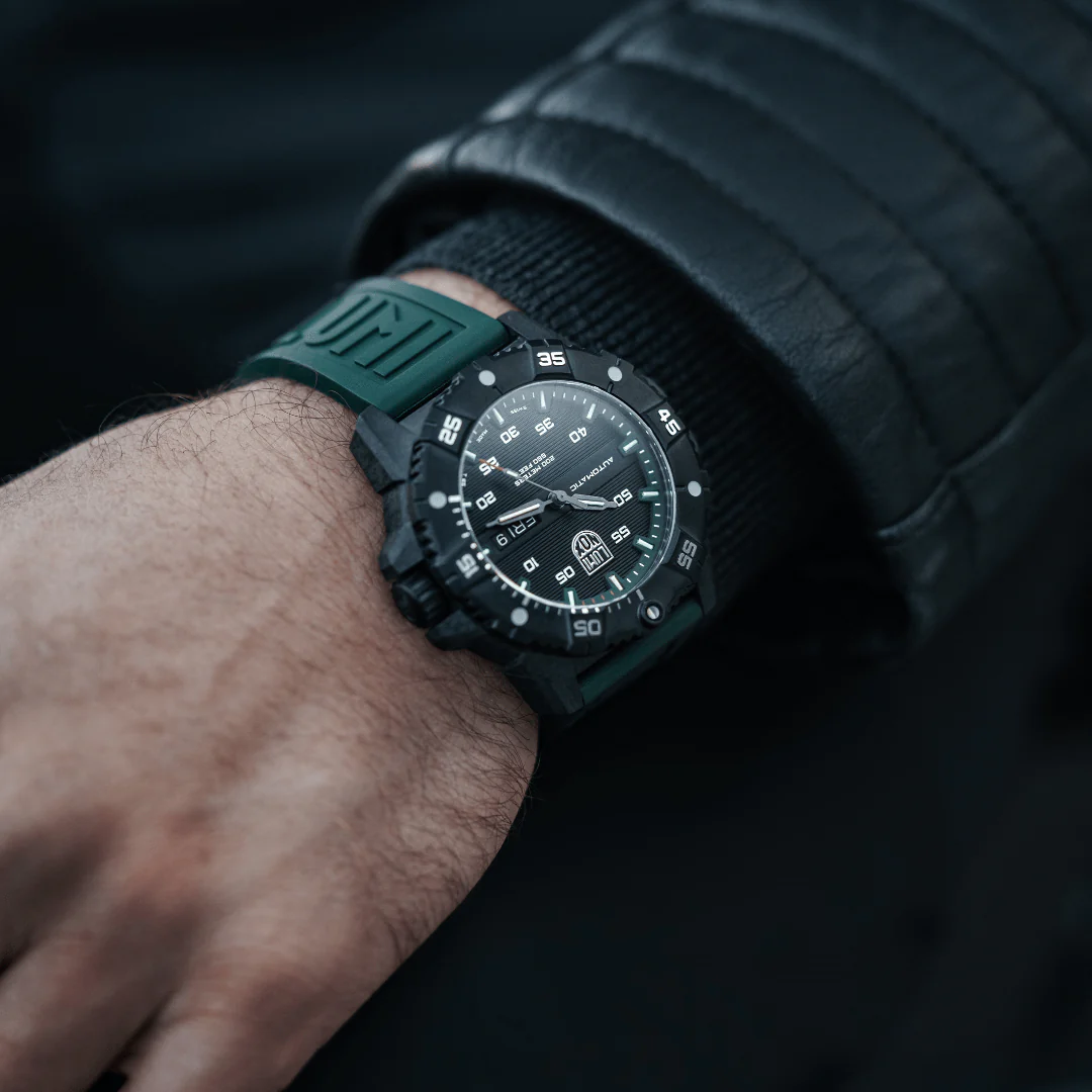 Luminox Navy Seal Watch - Master Carbon Automatic Series - Image 9