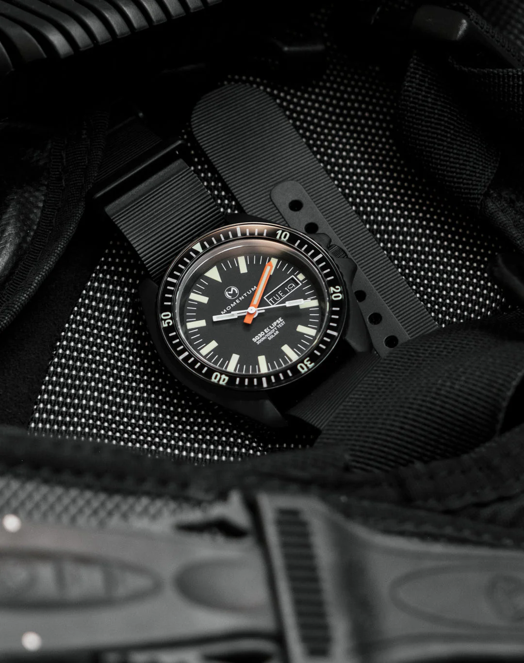 Momentum SQ30 Eclipse Solar - Black Steel - Image 2