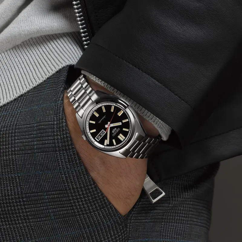 Seiko 5 Sports SNXS - 'Deep Black Wash' Classic - Image 4
